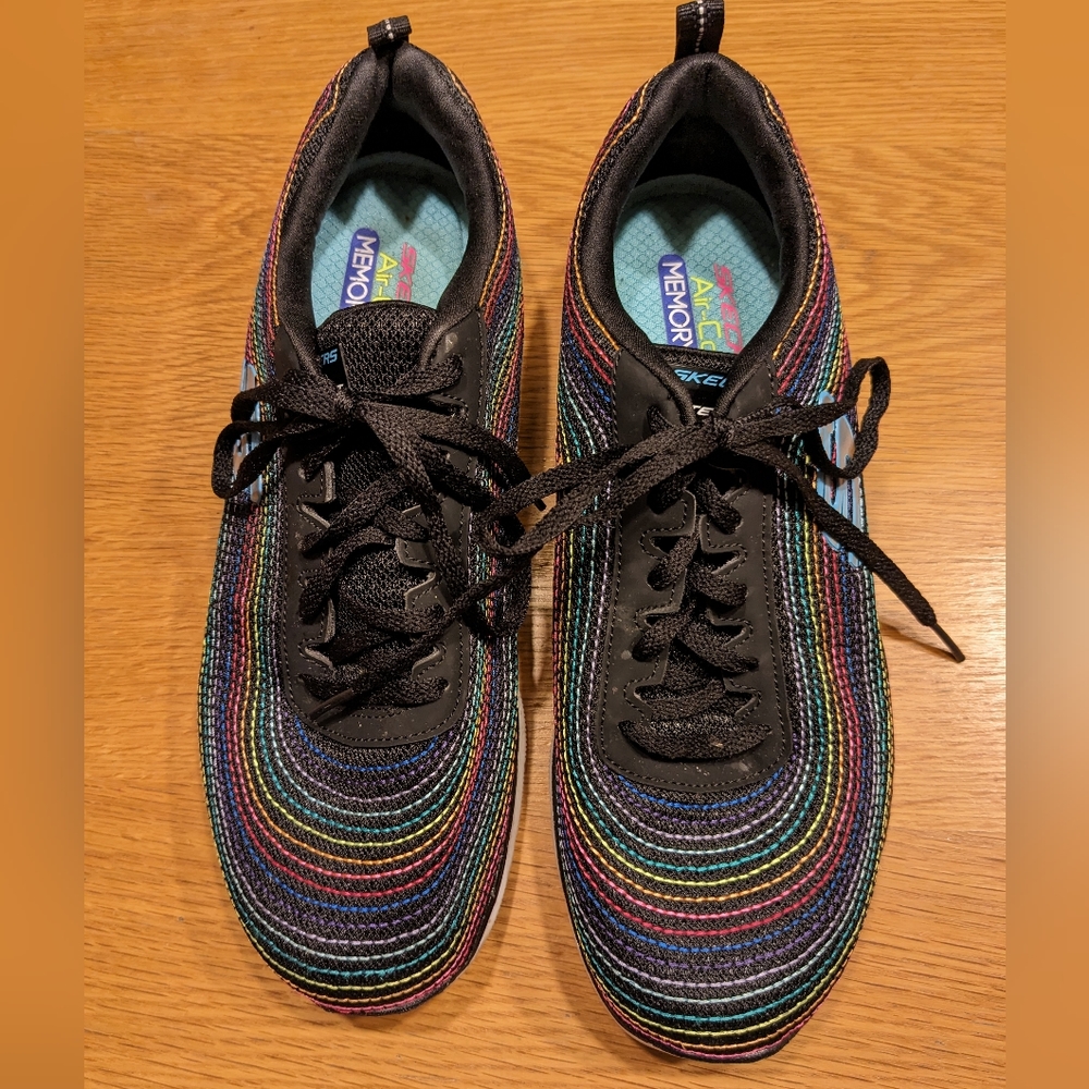 Skechers Rainbow Embroidered Sneakers Memory Foam 9.5 EUC